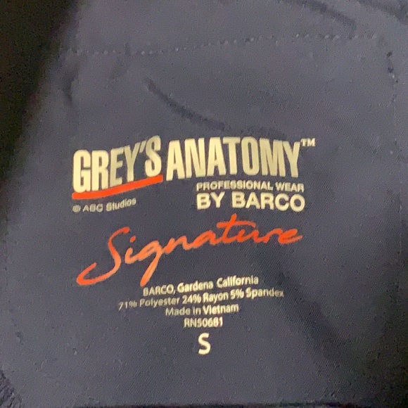 Grey’s Anatomy Olivia 6 Pocket Elastic Waist Pants - Picture 9 of 12